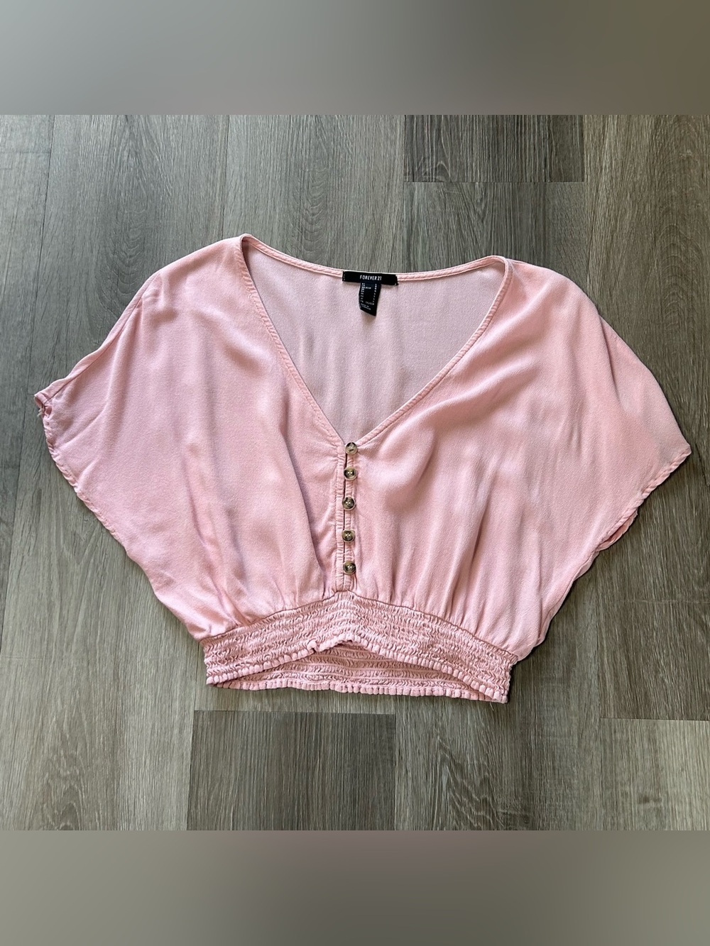 Forever 21 Soft Pink V-Neck Button Crop Blouse Size L - Picture 2 of 7